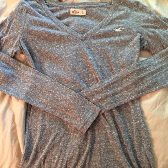 Long sleeved grey shirt