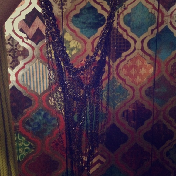 Multi -tiered chain necklace