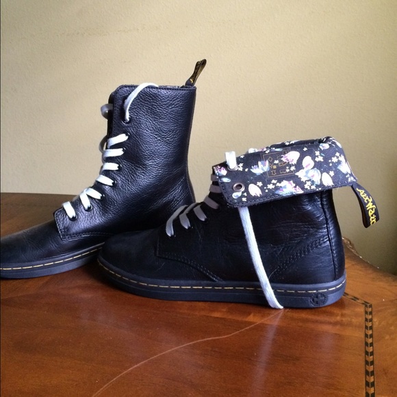 Black boots w/ floral pattern on the inside