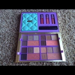 Tarte Away Oui Go Palette