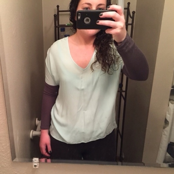 Blue and grey quarter sleeve top