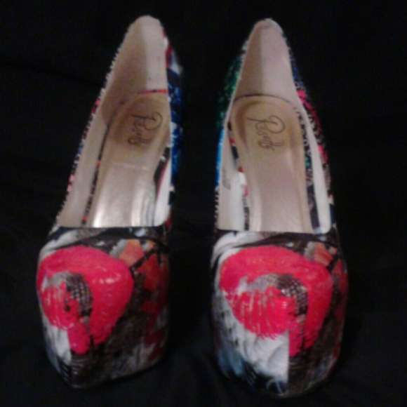Double Platform Heel - Picture 2 of 3