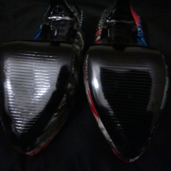 Double Platform Heel - Picture 3 of 3
