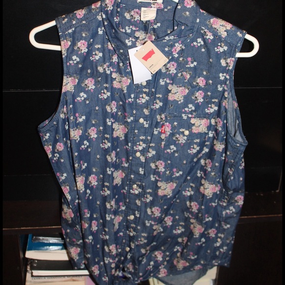 Levi Floral Crop Top