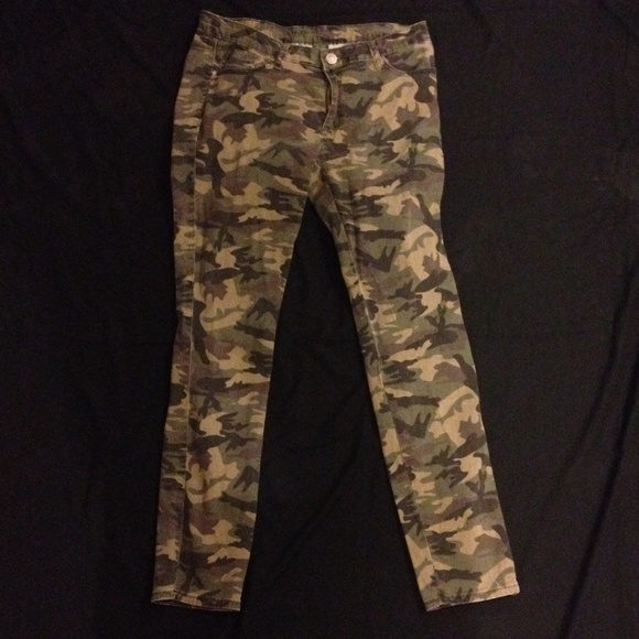 Pants - Stretchy Camo Jeans