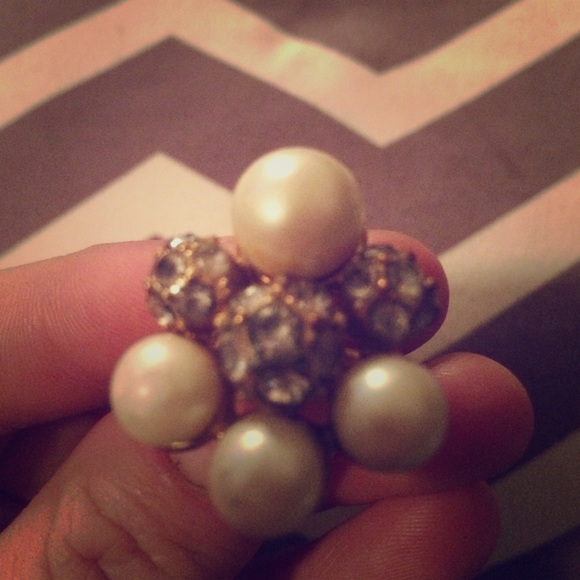 Pearl crystal ring