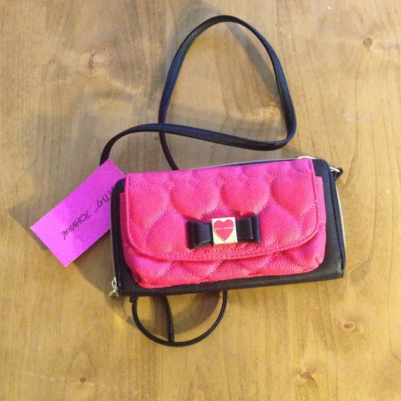 Betsey Johnson Handbags - Betsey Johnson crossbody purse NWT