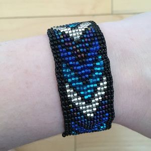 Beaded arrow bracelet