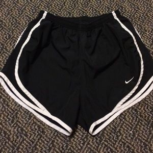 Nike Women's Black Tempo Short size small