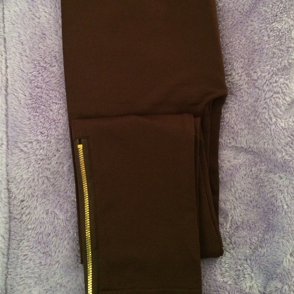 ✨SOLD✨ Brown, leggings/tights (New never worn)