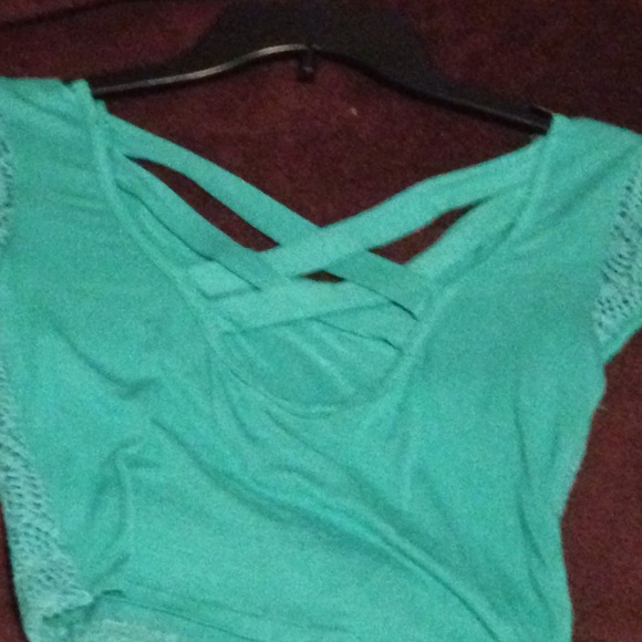 Green knit crop top! - Picture 2 of 3