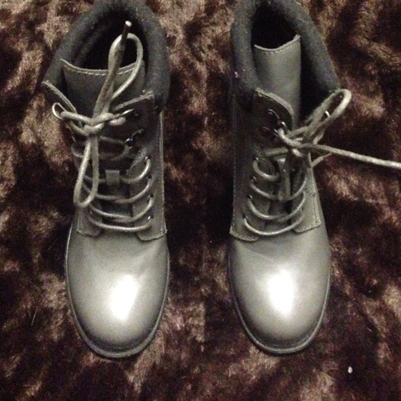 Maurice's combat boots