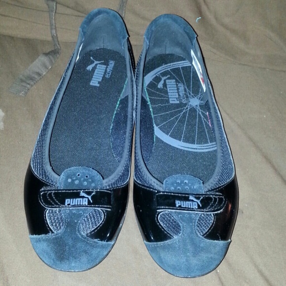 Size 8 puma flats