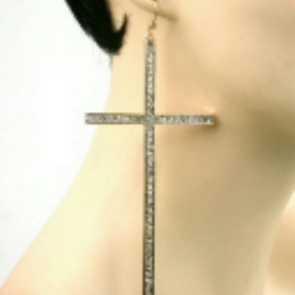Cross earr