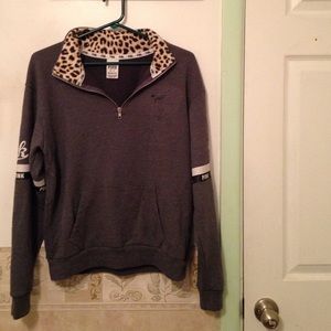 Pink sweatshirt 🐆