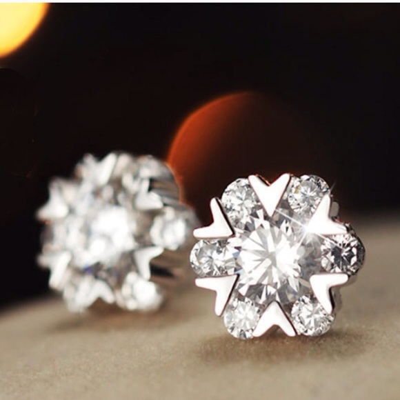 925k sterling silver CZ earrings - Picture 2 of 4