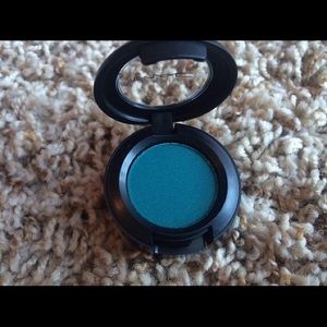 MAC Eyeshadow Green Room