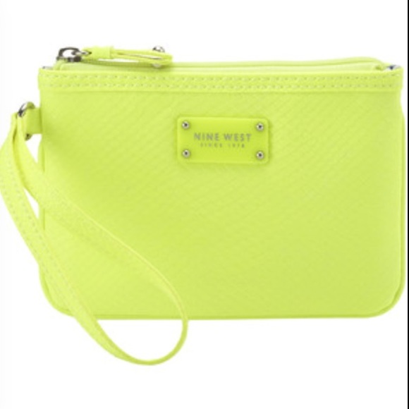 💛 Neon Yellow Nine West Small Wristlet 👛