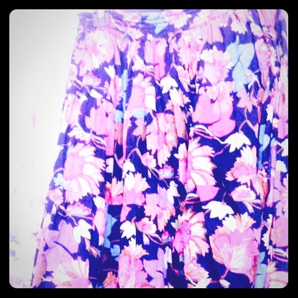 Ladies maxi skirt.
