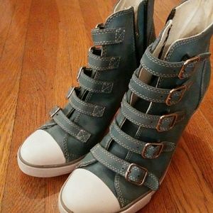 Akira Boots. Size 9. Brand New!