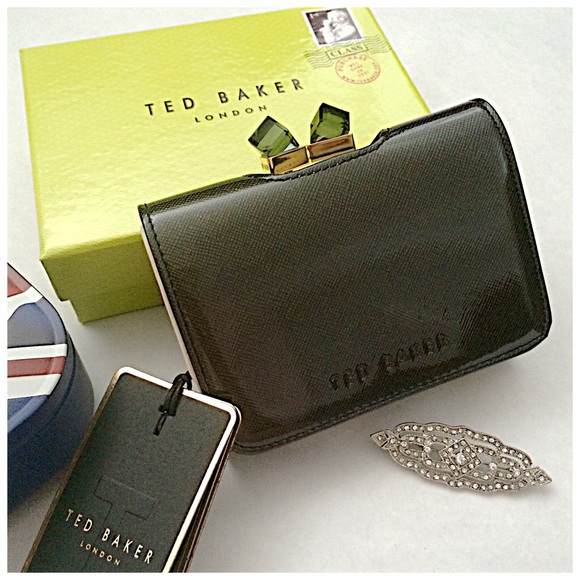 ✨HP✨Ted Baker Kiss-Lock Wallet
