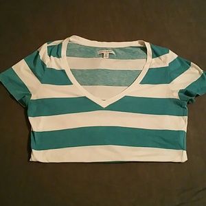 Women's American Eagle v-neck tee