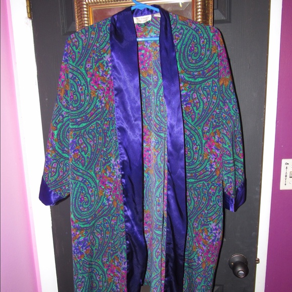 VICTORIA SECRET ROBE