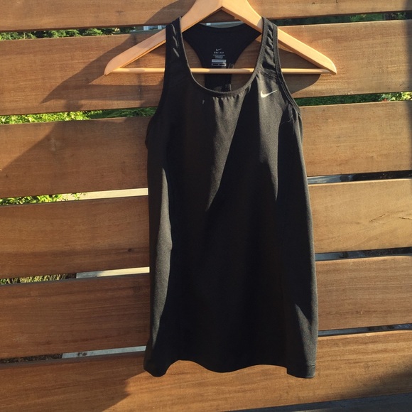💥SOLD💥NIKE TANK W/ BUILT IN BRA