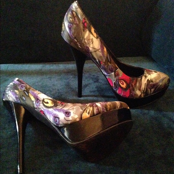 Peacock print satin & patent leather platform heel - Picture 2 of 4