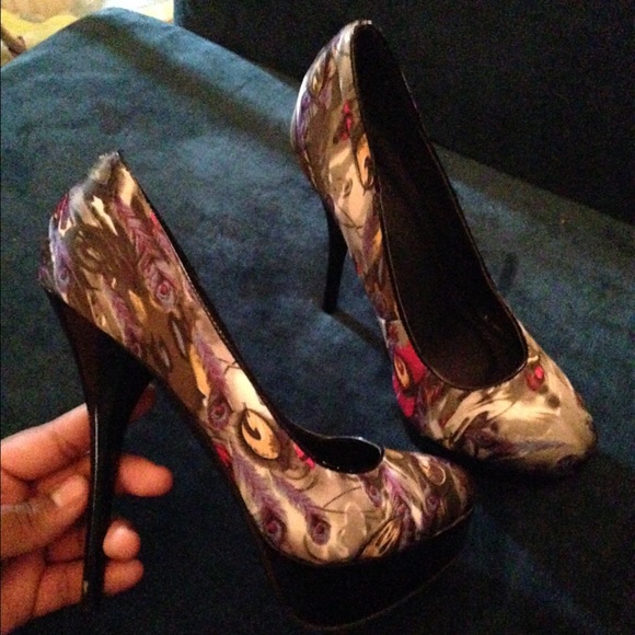 Peacock print satin & patent leather platform heel - Picture 4 of 4