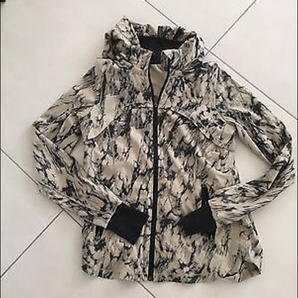 🔰Lululemon jacket sz 10🔰
