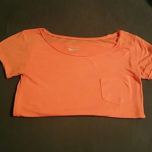 Women's American Eagle peach color t-shirt