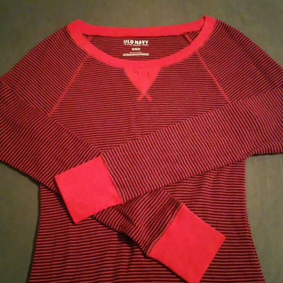 Black and red striped thermal