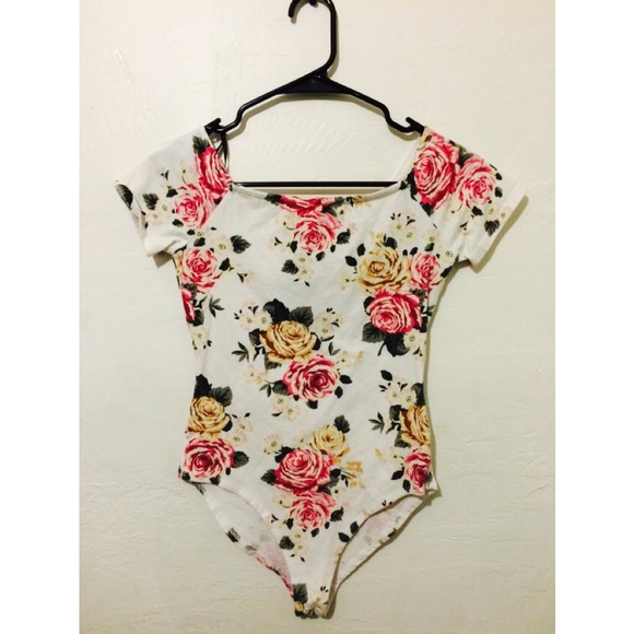 Forever 21 Other - Floral bodysuit