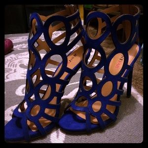 Blue heels! 💙