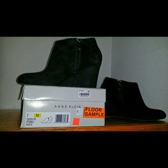 Taking Offers Anne Klein booties