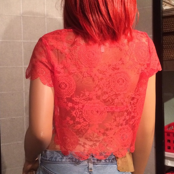 Lace cropped top - Picture 2 of 2