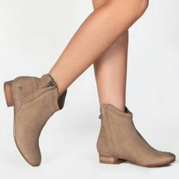 Sam Eldleman beige zip boots.