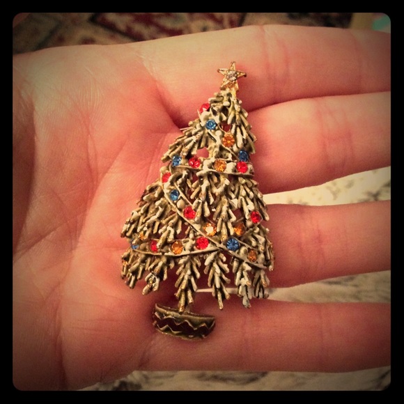 Vintage ART Christmas Tree Pin