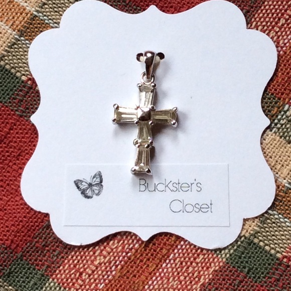 Rhinestone Cross Pendant 👼👼