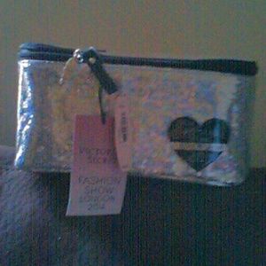 *sold* on m Victoria secret makeup bag