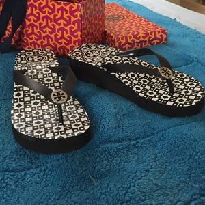 Tory burch flip flop
