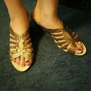 Aerosoles Copper/gold sandals