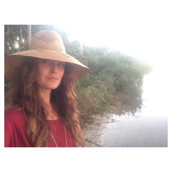 About Genevieve: Selling Out for Life on the Road - Picture 3 of 4