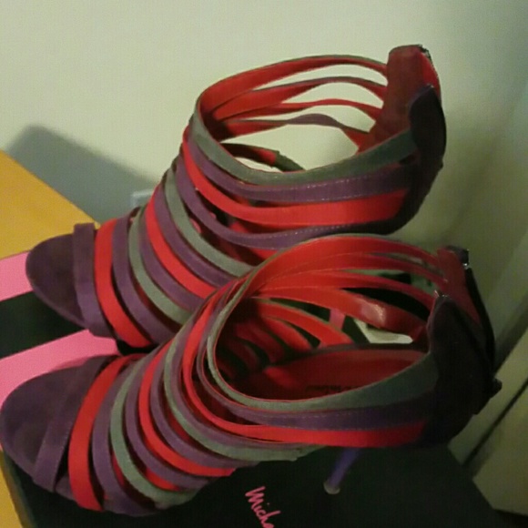 Heels - Picture 1 of 3