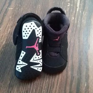 Infant shoes sold on different  site