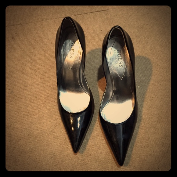 Black Guess shoes 👡