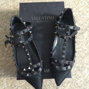 🎉🎉host pick 🎉🎉 Valentino Garavani noir shoe