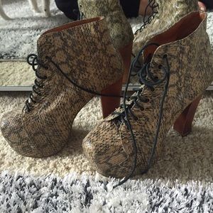 Jeffrey Campbell