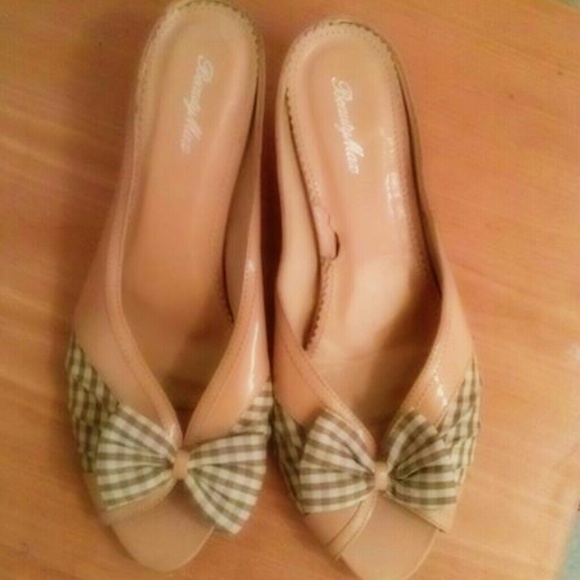 Flat shoe's